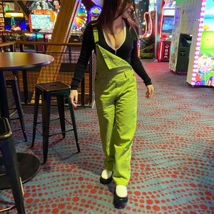 Meet your Posher, Chloe